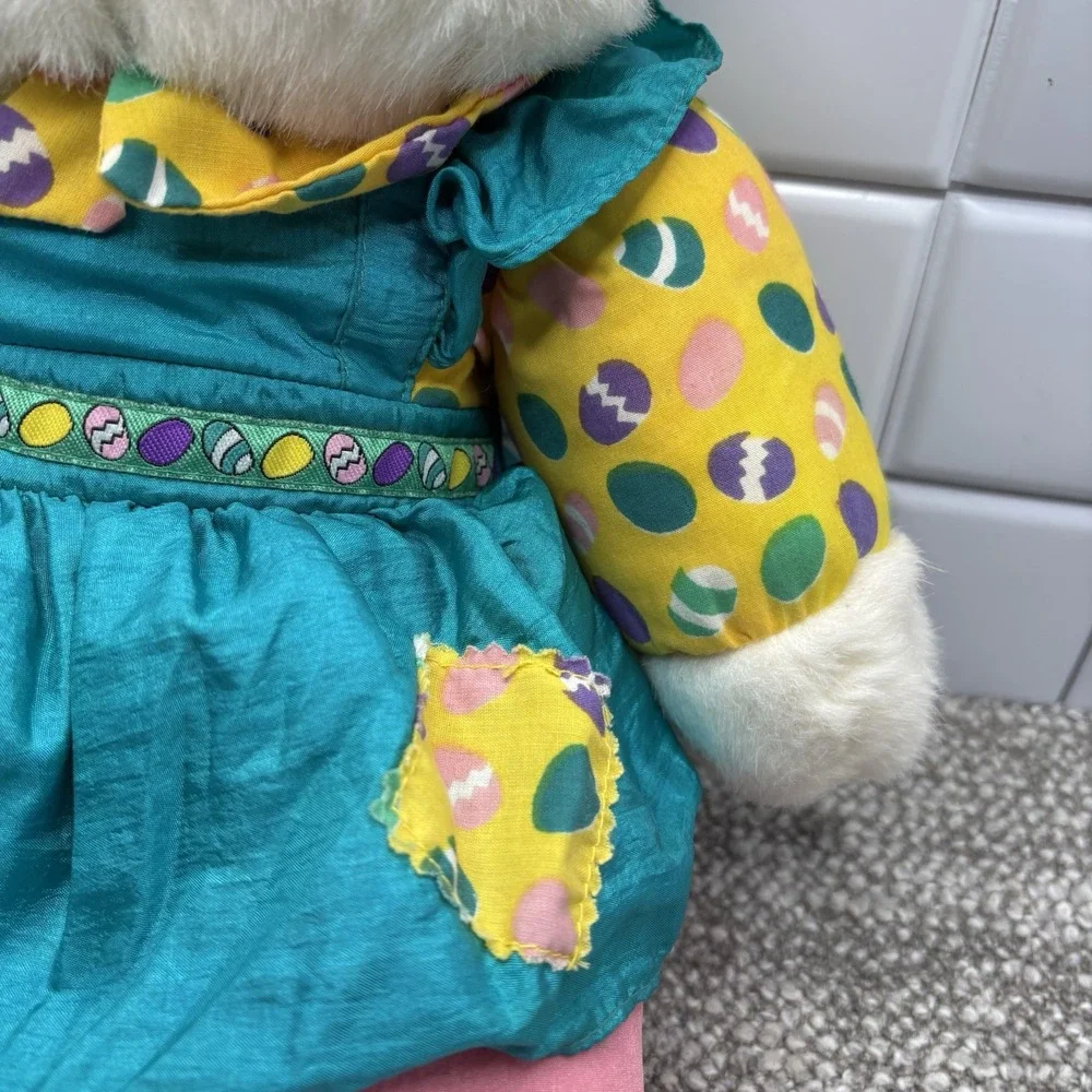 VTG 1993 Nylon Plush Rabbit Easter Egg Decos Bean Silky Nylon Parachute Rare H10